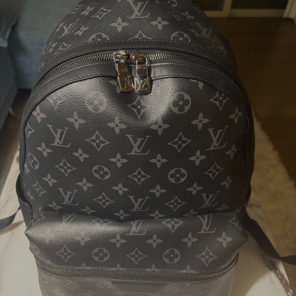 Louis Vuitton Discovery Backpack MM - Picture 7 of 8